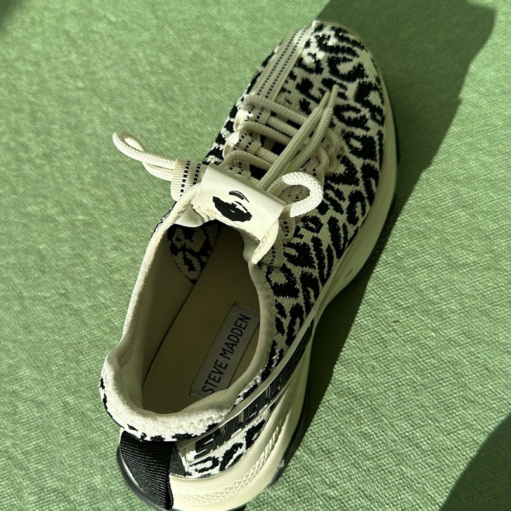 Steve Madden Women’s Maxima Sneakers Leopard Print - Picture 2 of 4